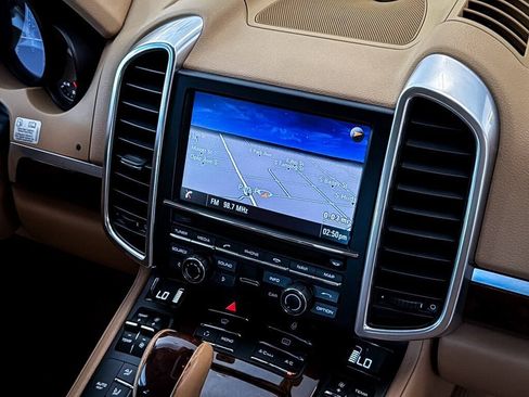 Used 2013 Porsche Cayenne Diesel AWD/4WD image 30