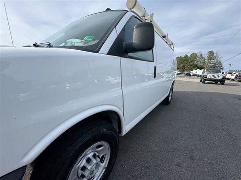 Used 2019 Chevrolet Express 3500 w/ Driver Convenience Package image 14
