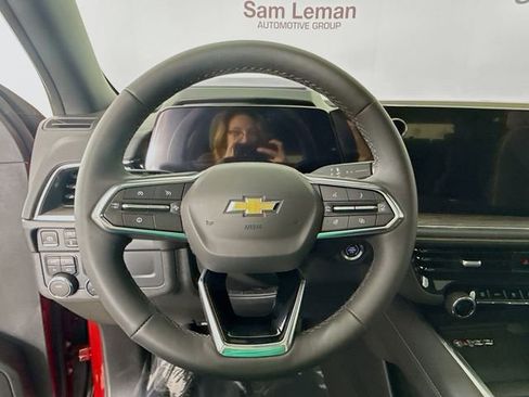 New 2025 Chevrolet Suburban Premier image 13