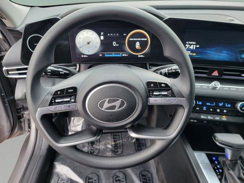 Certified 2024 Hyundai Elantra SEL image 21