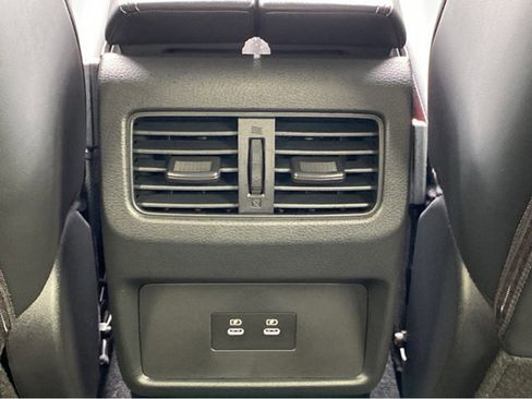 Certified 2025 Nissan Rogue SV image 17