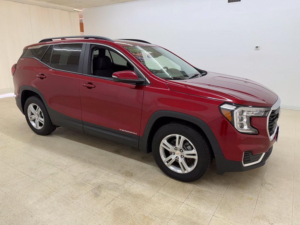 Used 2022 GMC Terrain SLE w/ Driver Convenience Package FWD image 7