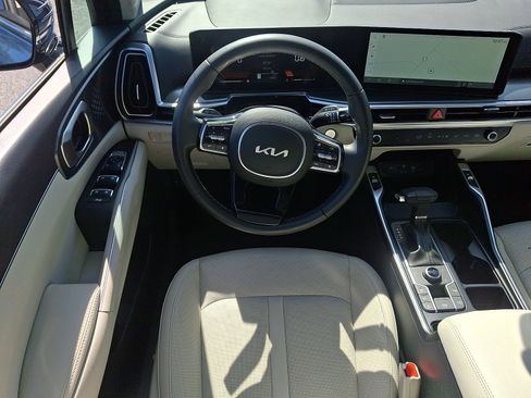 Used 2025 Kia Sorento S w/ Panoramic Sunroof Package AWD/4WD image 11
