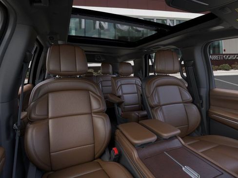 New 2026 Lincoln Navigator Reserve AWD/4WD image 10