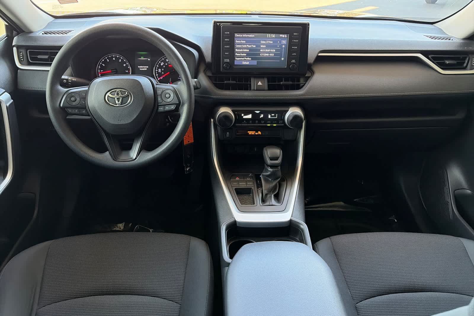 Used 2019 Toyota RAV4 LE FWD image 3