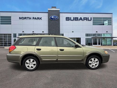 Used 2005 Subaru Outback 2.5i AWD/4WD image 4