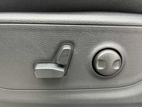 New 2026 RAM 1500 Big Horn AWD/4WD image 14