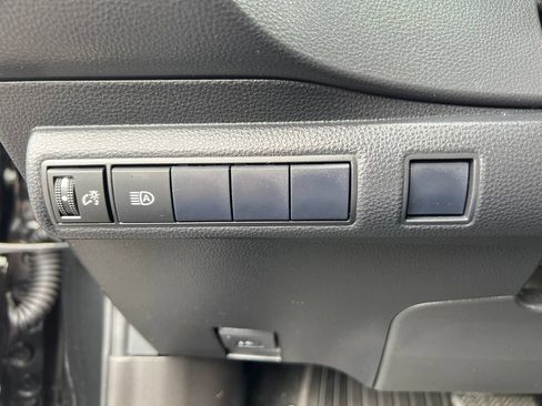 Certified 2021 Toyota Corolla LE w/ Carpet Mat Package (TMS) FWD image 32