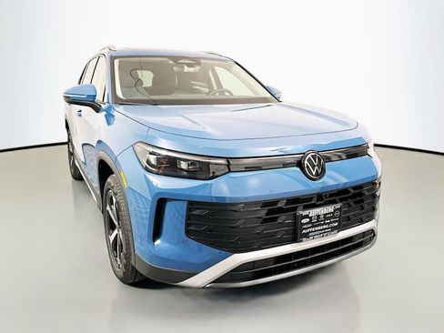 New 2026 Volkswagen Tiguan SE AWD/4WD image 1