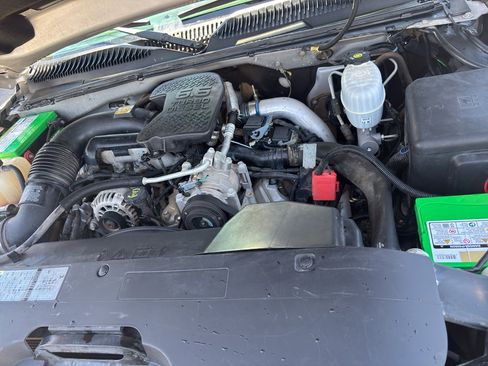 Used 2005 Chevrolet Silverado 3500 LS w/ Heavy-Duty Power Package AWD/4WD image 15