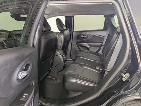 Used 2021 Jeep Cherokee Latitude Lux w/ Comfort/Convenience Group FWD image 22