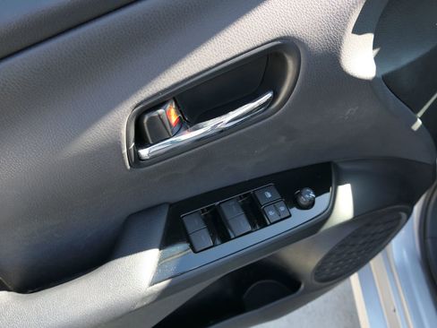 Used 2020 Toyota Prius Prime LE image 15