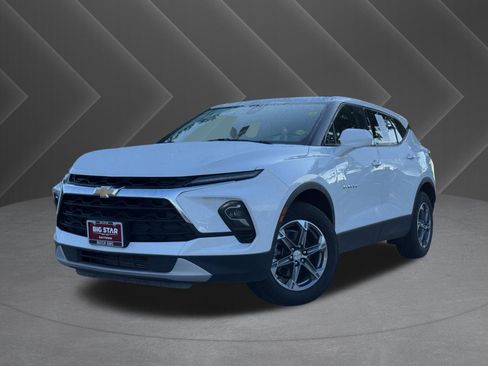 Used 2023 Chevrolet Blazer LT AWD/4WD image 2