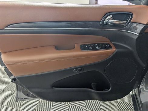 Used 2021 Jeep Grand Cherokee Overland image 13