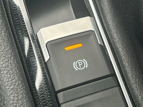 New 2026 Volkswagen Taos SE image 50