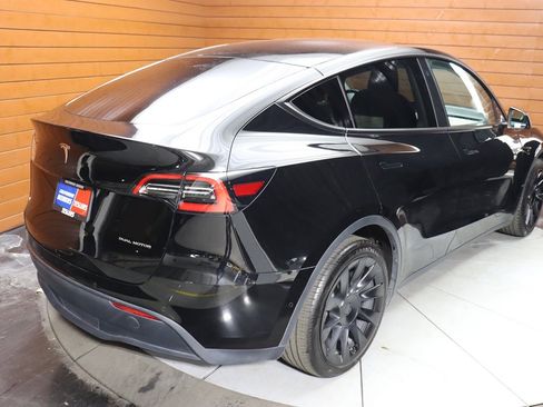 Used 2021 Tesla Model Y Long Range image 20