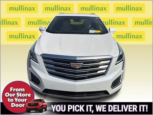 Used 2017 Cadillac XT5 Premium Luxury image 2