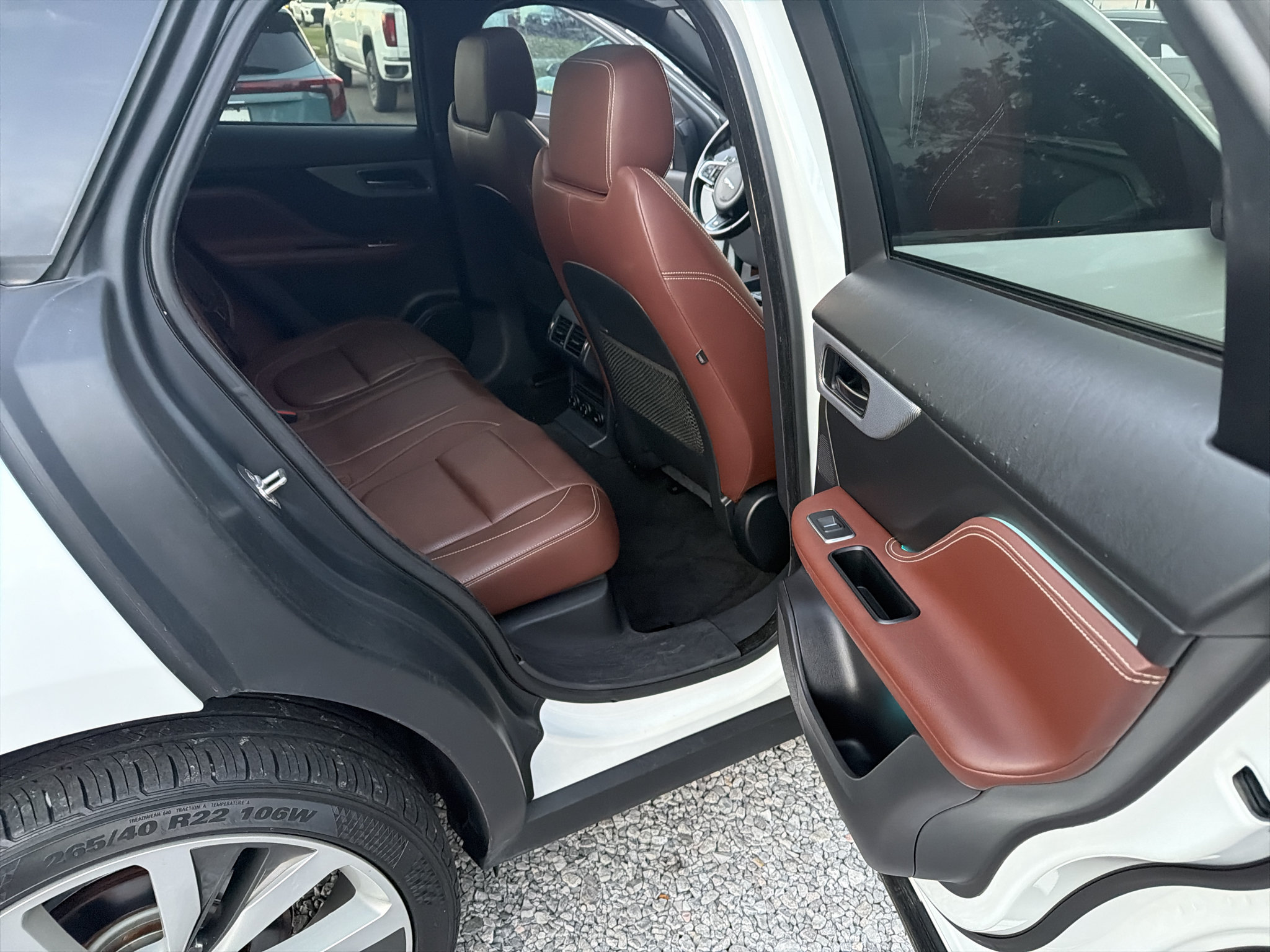 Used 2017 Jaguar F-PACE S AWD/4WD image 24