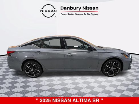 Certified 2025 Nissan Altima 2.5 SR AWD/4WD image 2