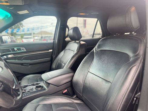Used 2017 Ford Explorer Limited w/ Equipment Group 301A FWD image 47