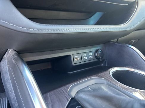 Used 2023 Toyota Highlander Limited image 21