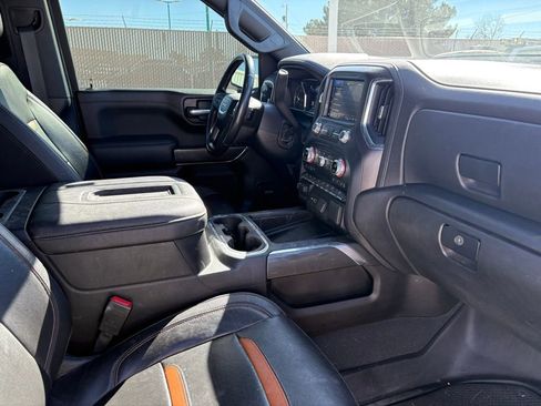 Used 2021 GMC Sierra 1500 AT4 w/ AT4 Premium Package image 9