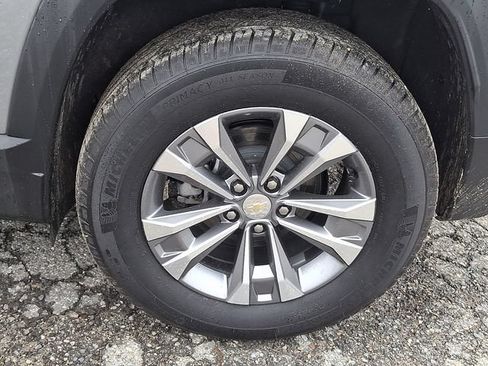 Used 2025 Chevrolet Equinox LT AWD/4WD image 32