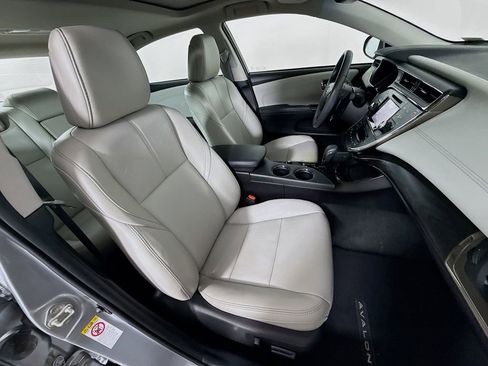 Used 2018 Toyota Avalon XLE Premium image 29