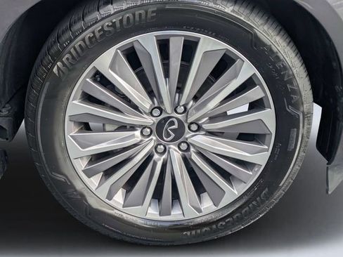 Used 2025 INFINITI QX80 Luxe RWD image 11
