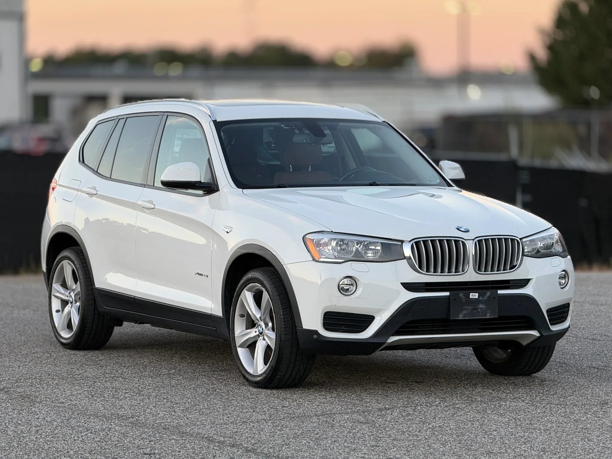 Used 2017 BMW X3 xDrive28i AWD/4WD image 1