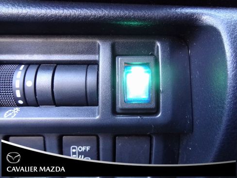 Used 2019 Subaru Crosstrek 2.0i Premium w/ Eyesight System image 23