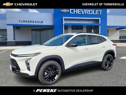 New 2026 Chevrolet Trax ACTIV FWD image 1