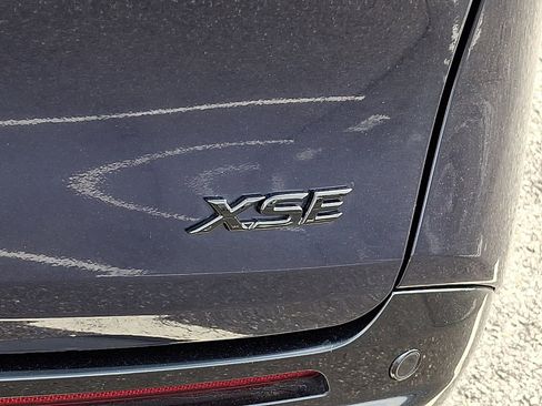 Used 2025 Toyota Sienna XSE image 31