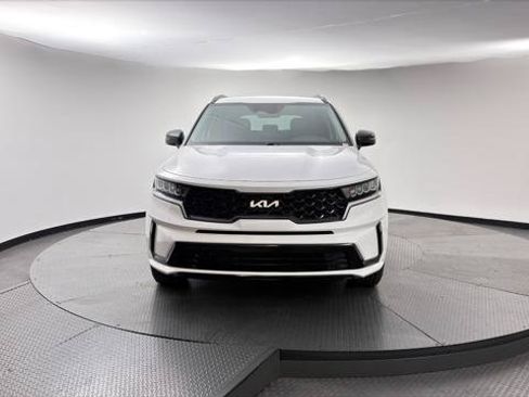 Used 2022 Kia Sorento S FWD image 11