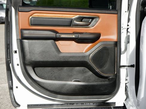 Used 2022 RAM 1500 Limited w/ Body Color Bumper Group image 34