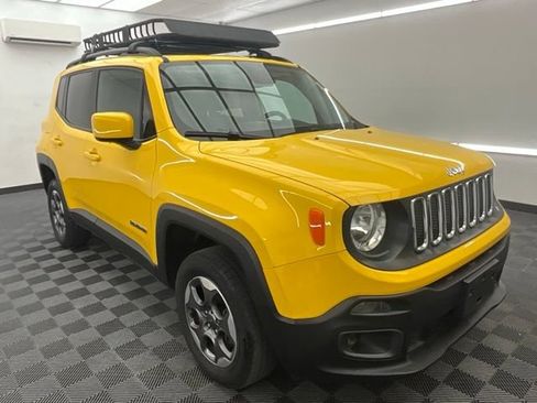 Used 2016 Jeep Renegade Latitude w/ Cold Weather Group AWD/4WD image 3