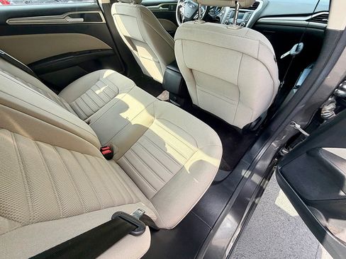 Used 2017 Ford Fusion S FWD image 12