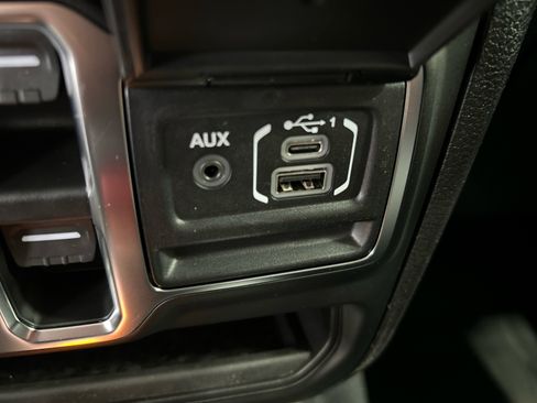 New 2026 Jeep Gladiator Sport AWD/4WD image 33