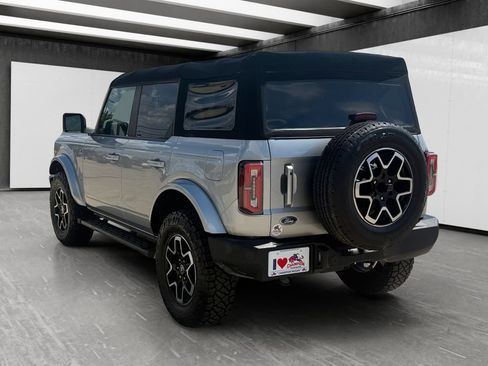 Used 2024 Ford Bronco Outer Banks AWD/4WD image 3
