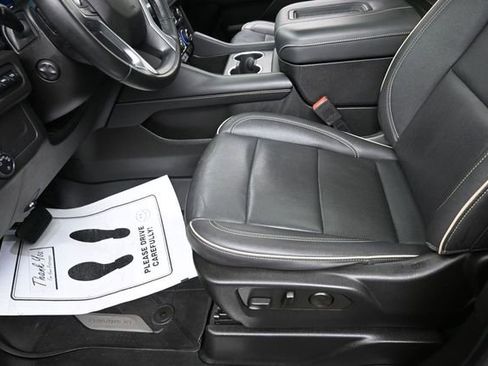 Used 2023 Chevrolet Tahoe Premier w/ Premium Package 2 AWD/4WD image 15