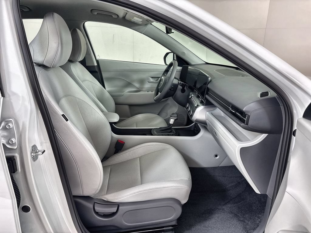 Used 2026 Hyundai Kona SE FWD image 25