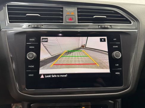 Used 2022 Volkswagen Tiguan SE FWD image 29