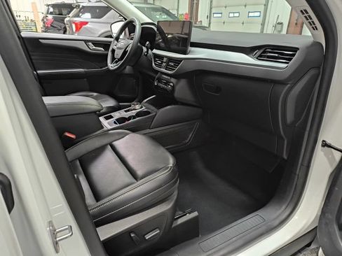 Certified 2023 Ford Escape Platinum AWD/4WD image 23