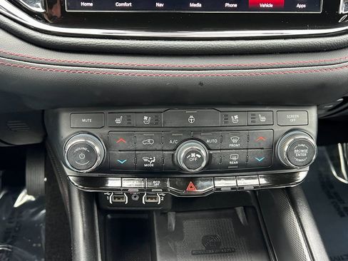 Certified 2022 Dodge Durango R/T image 29