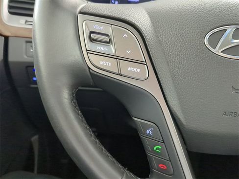 Used 2017 Hyundai Santa Fe Limited image 29