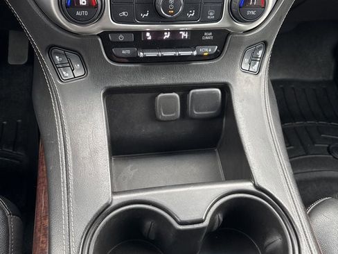 Used 2017 GMC Yukon XL SLT w/ Open Road Package image 16