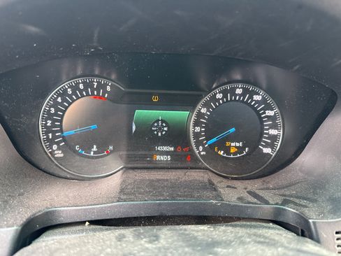 Used 2017 Ford Explorer Platinum AWD/4WD image 3