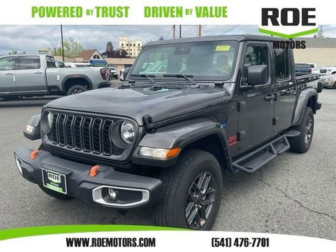 Used 2024 Jeep Gladiator Sport AWD/4WD image 1