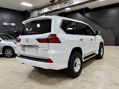 Used 2016 Lexus LX 570 4WD w/ Luxury Package image 10