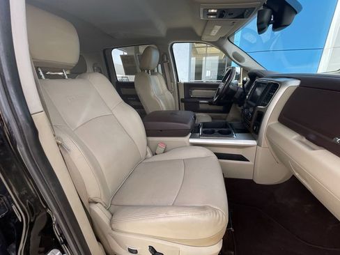 Used 2014 RAM 2500 Laramie w/ Convenience Group AWD/4WD image 27